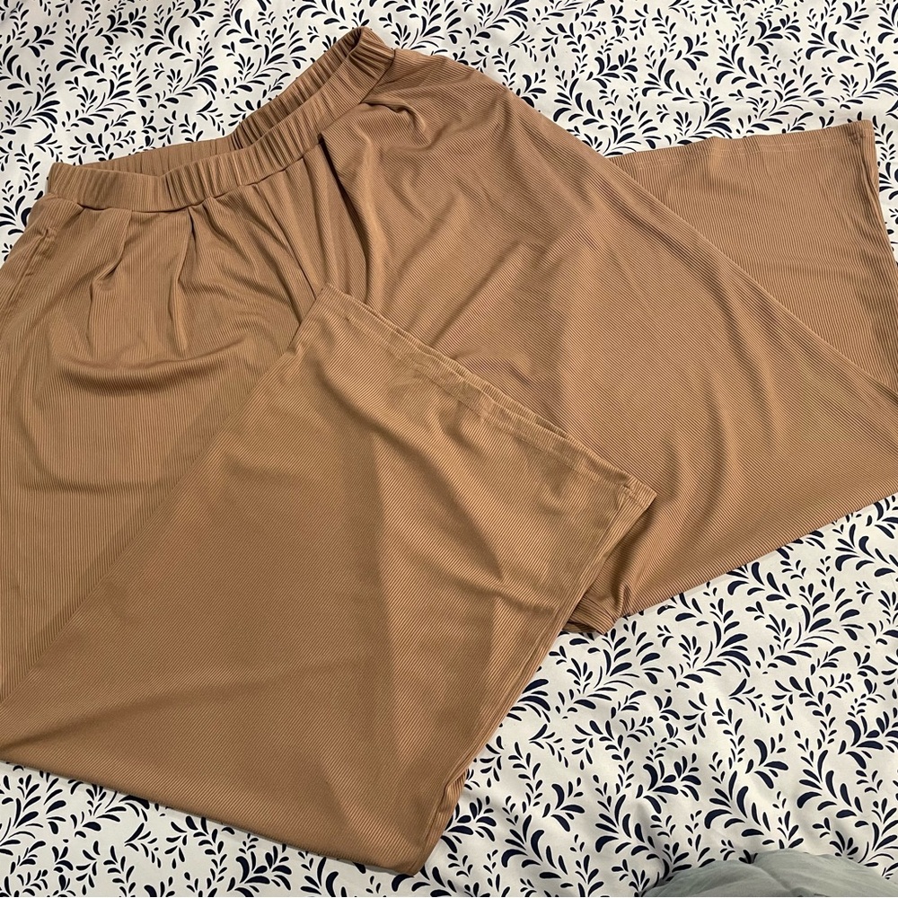 CIDER PETITE SOLID ELASTIC WAIST WIDE LEG PANTS - Picture 9 of 14